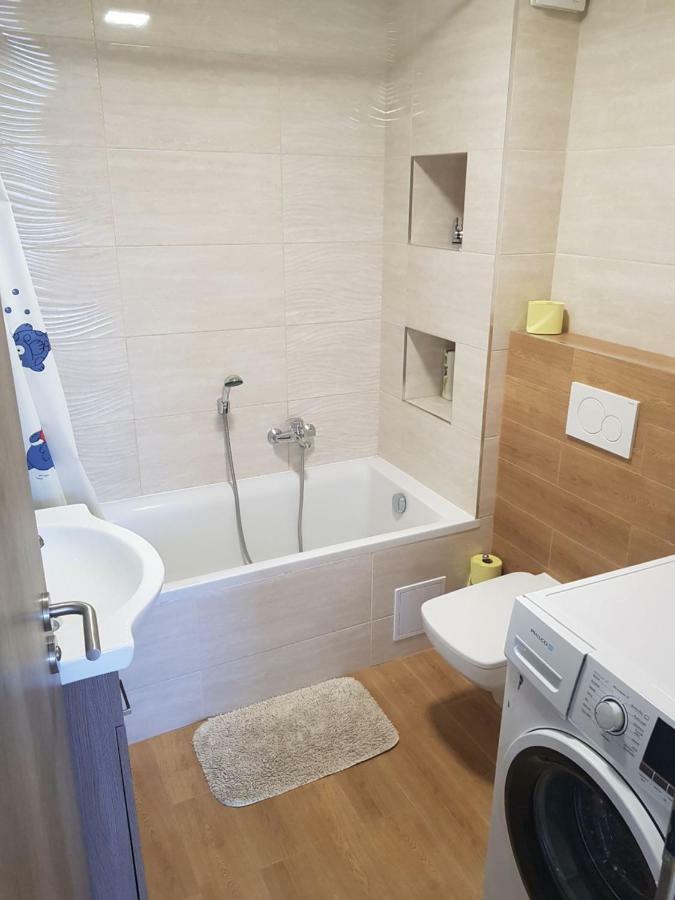 Vip Apartmany Zabnik Prievidza Exteriör bild